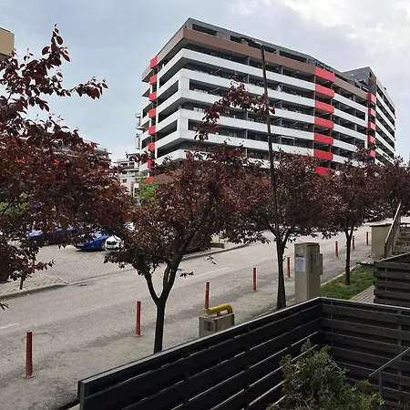 Rbc With Garden View And Parking Apartment *