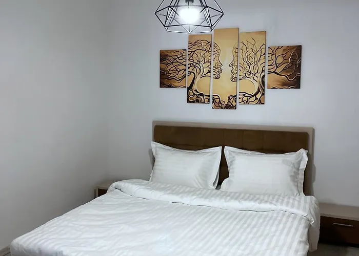 Rbc With Garden View And Parking *