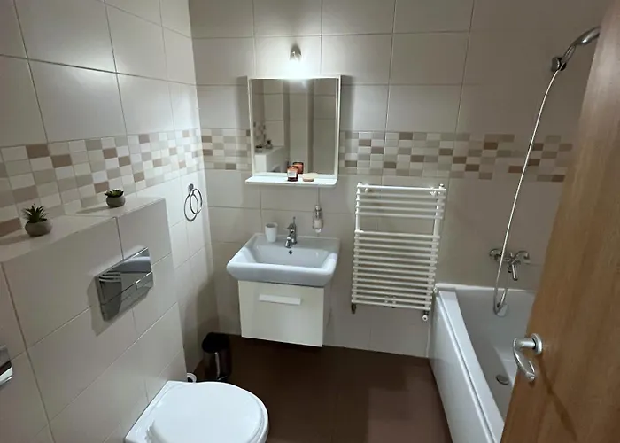 아파트 Rbc With Garden View And Parking